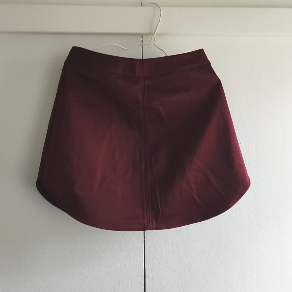Pockets Maroon skirt